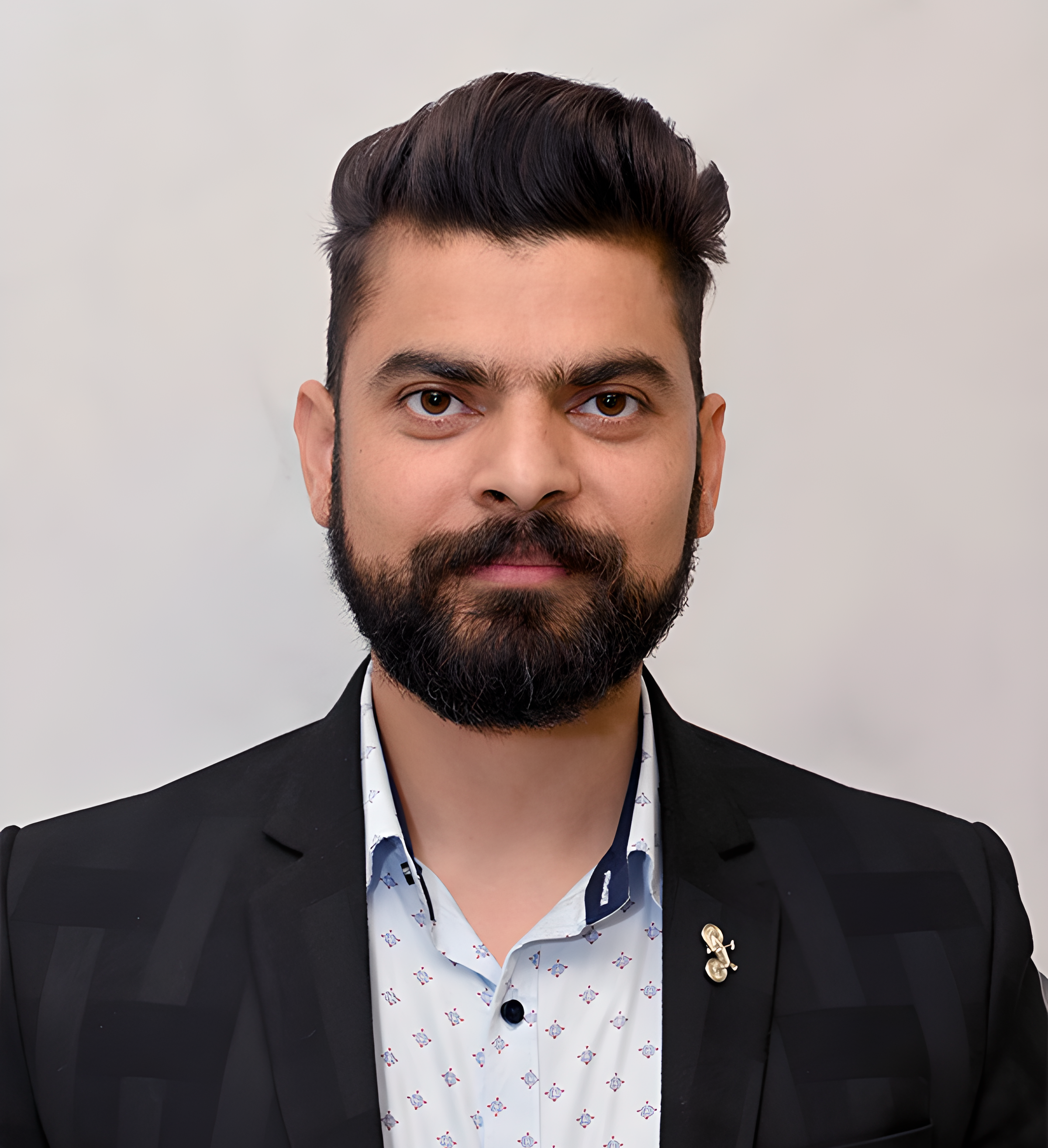 Pardip Bhatti founder & CEO of LoudOwls app development company